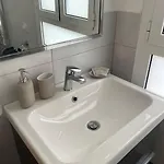 Penna's House - Citra Lt 4240 דירה ג'נובה