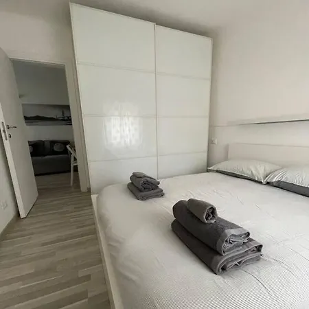 Penna's House - Citra Lt 4240 Apartment *
