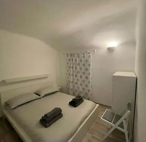 Penna's House - Citra Lt 4240 제노바